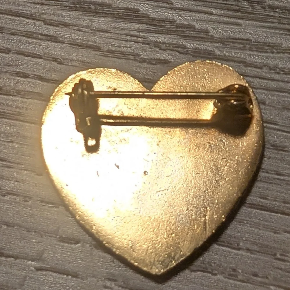 Vintage heart shaped cloisonné brooch - Picture 2 of 3